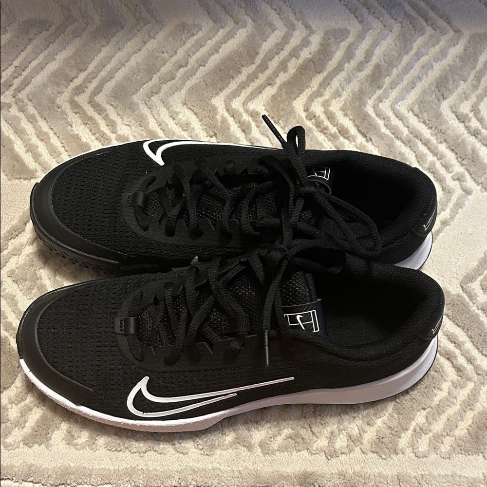 Nike Black Vapor Lite Tennis Sneakers - worn once!